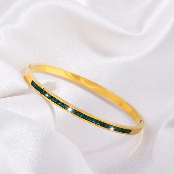 Women Stylish Design Stainless Steel Single Row Drill Bracelet - Picture 6 of 7